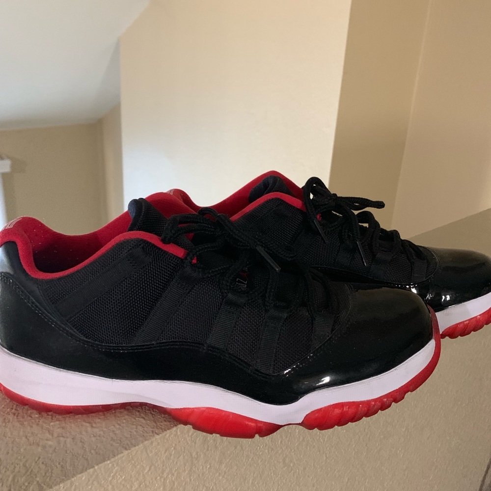 Jordan breds 11